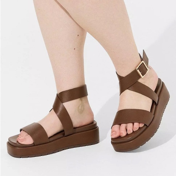 Torrid Buckle Wrap Flatform Sandal (WW) 7.5 - Picture 2 of 7